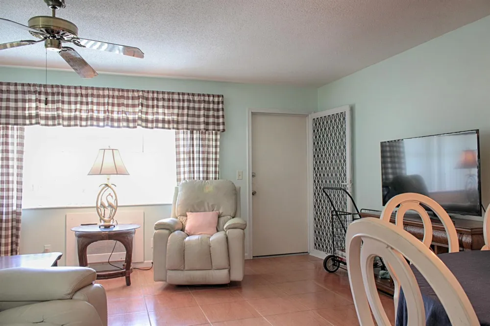 880 Horizons W #102 Boynton Beach, FL 33435