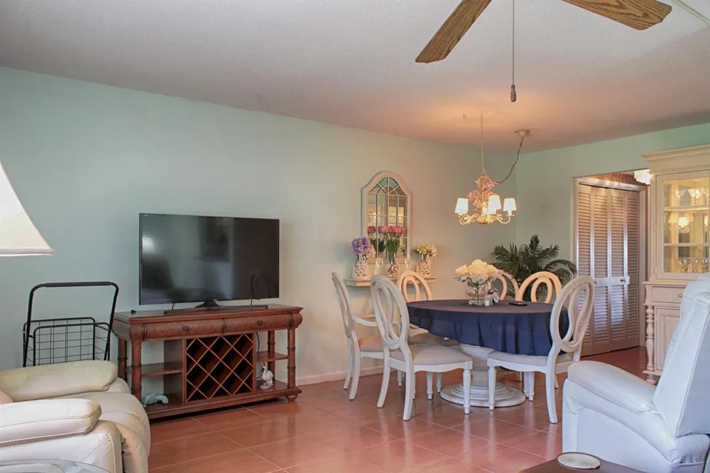 880 Horizons W #102 Boynton Beach, FL 33435