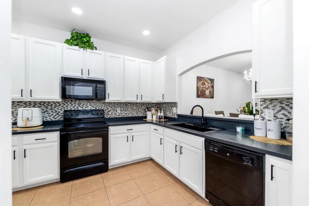 14190 Fall Creek Court Naples, FL 34114