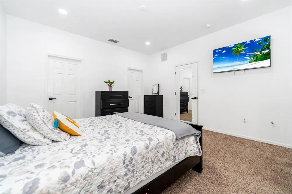 14190 Fall Creek Court Naples, FL 34114