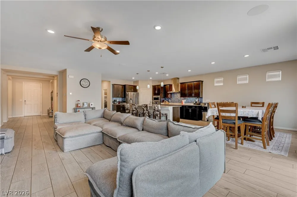 1526 Quail Vista Court Logandale, NV 89021