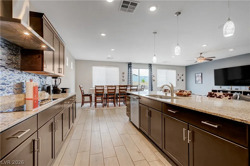 1526 Quail Vista Court Logandale, NV 89021