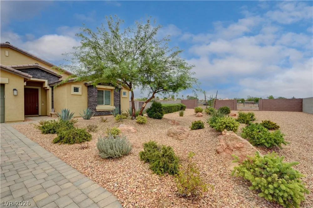 1526 Quail Vista Court Logandale, NV 89021