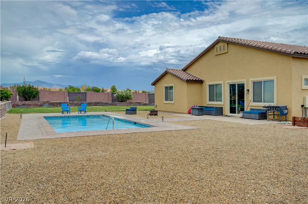 1526 Quail Vista Court Logandale, NV 89021