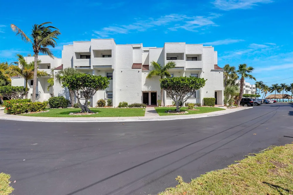 601 W Ocean Dr Drive #203a 