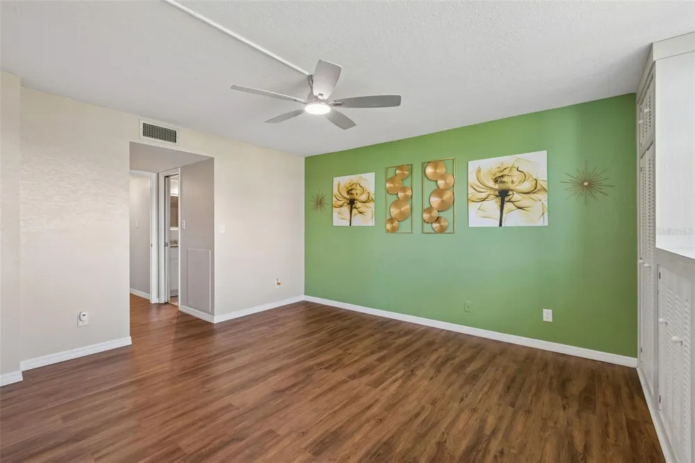 4715 BAY STREET NE #223 St Petersburg, FL 33703
