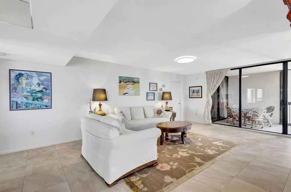 5380 Ocean Drive #15 A Singer Island, FL 33404