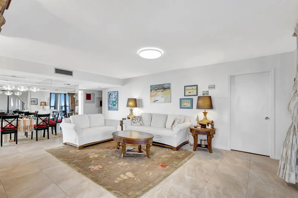 5380 Ocean Drive #15 A Singer Island, FL 33404