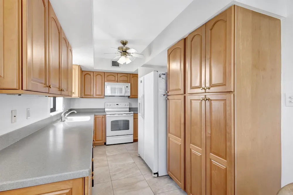 5380 Ocean Drive #15 A Singer Island, FL 33404