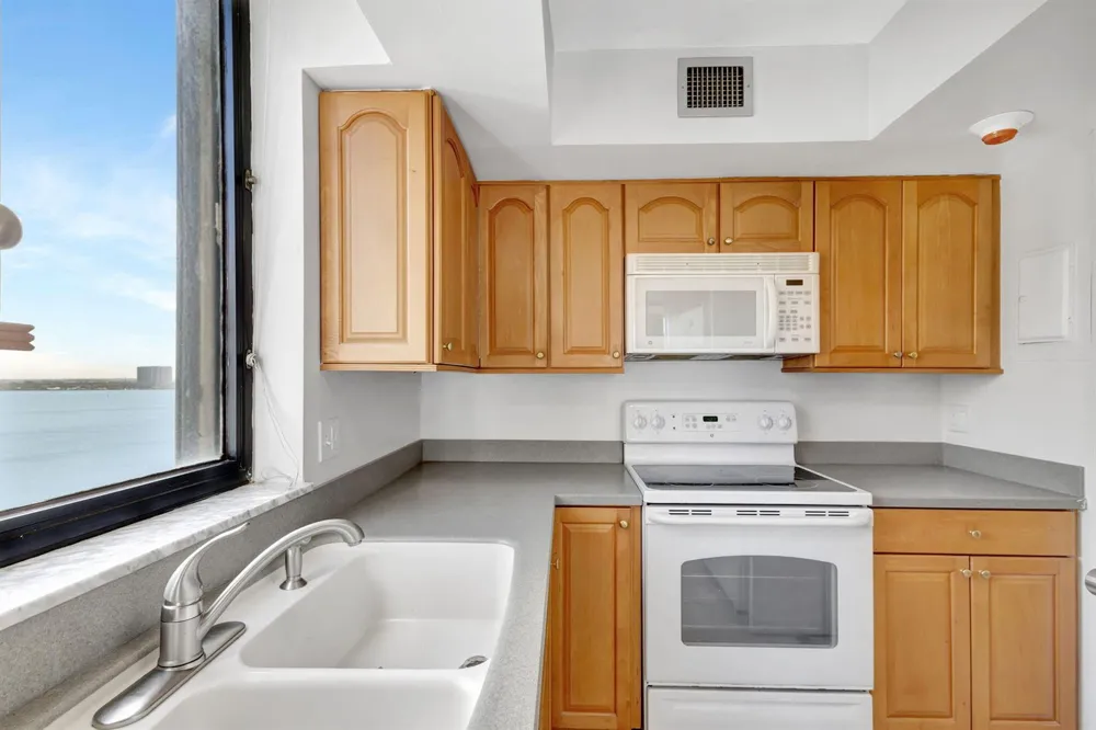 5380 Ocean Drive #15 A Singer Island, FL 33404