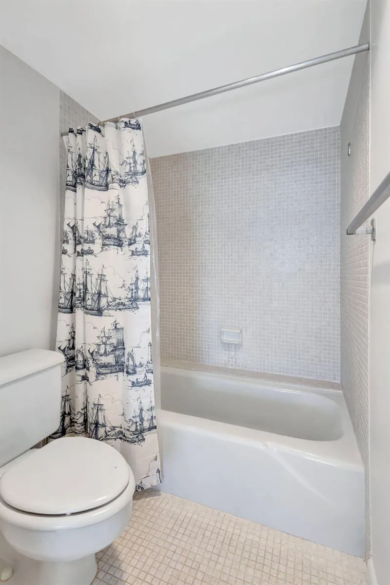 5380 Ocean Drive #15 A Singer Island, FL 33404