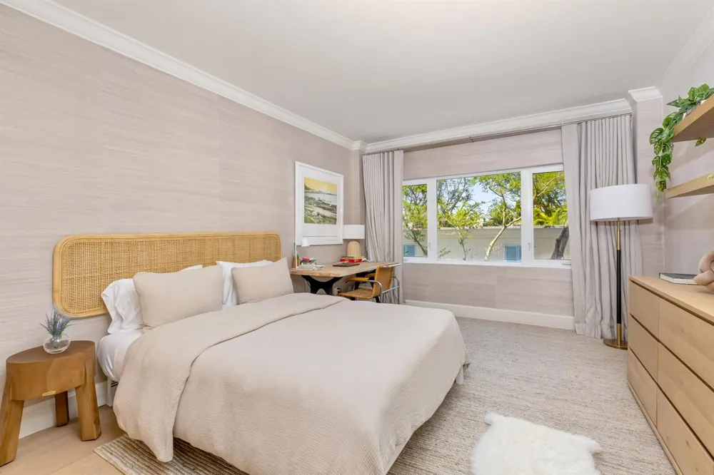250 Bradley Place #307 Palm Beach, FL 33480