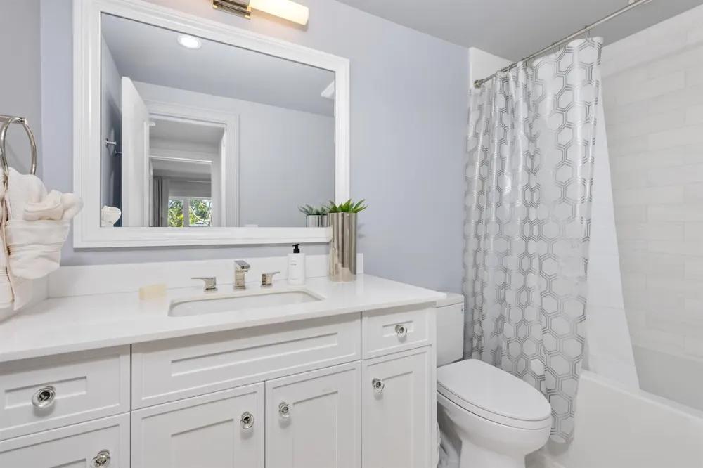 250 Bradley Place #307 Palm Beach, FL 33480
