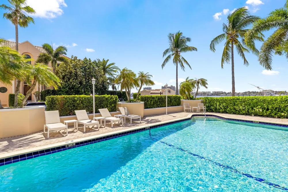 250 Bradley Place #307 Palm Beach, FL 33480