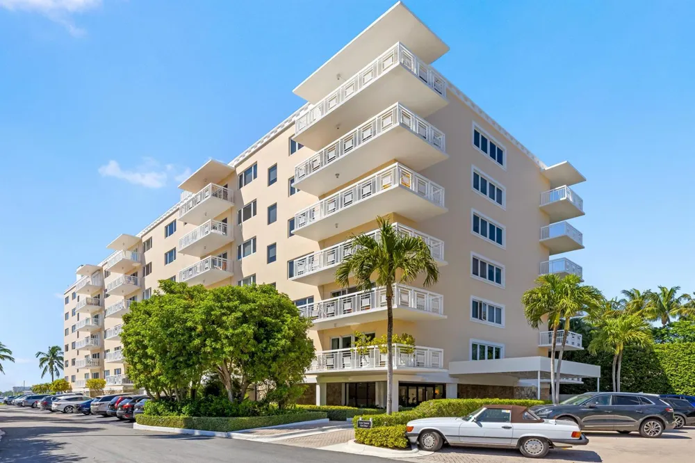250 Bradley Place #307 Palm Beach, FL 33480