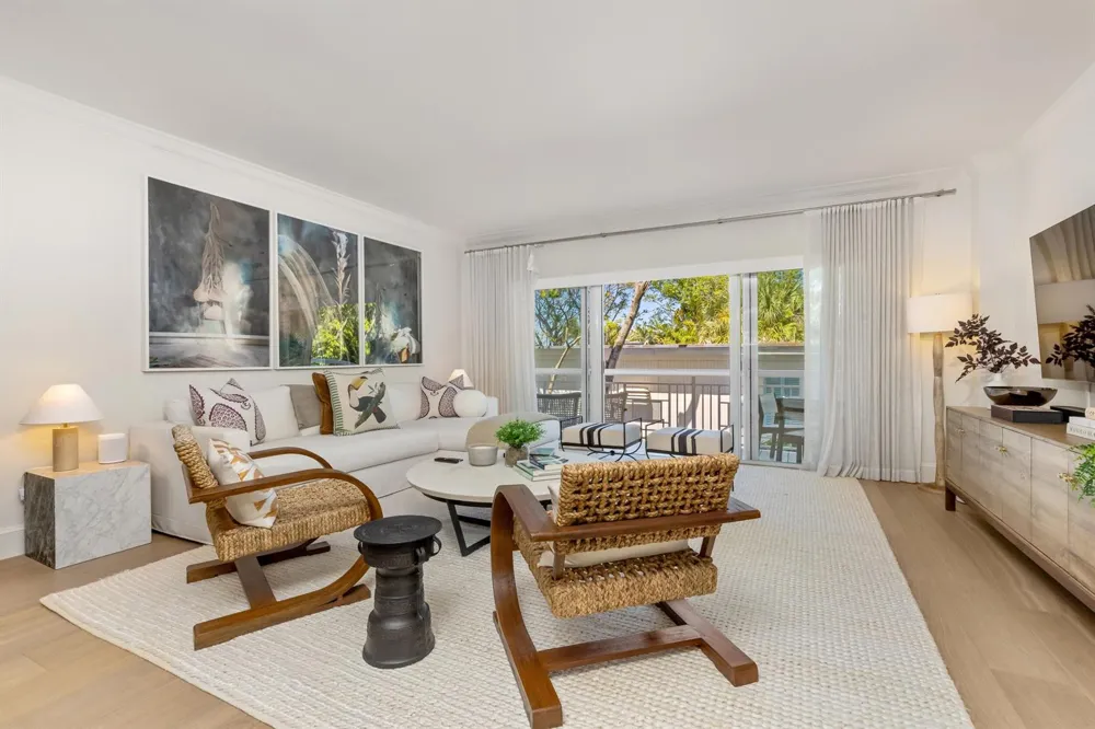 250 Bradley Place #307 Palm Beach, FL 33480