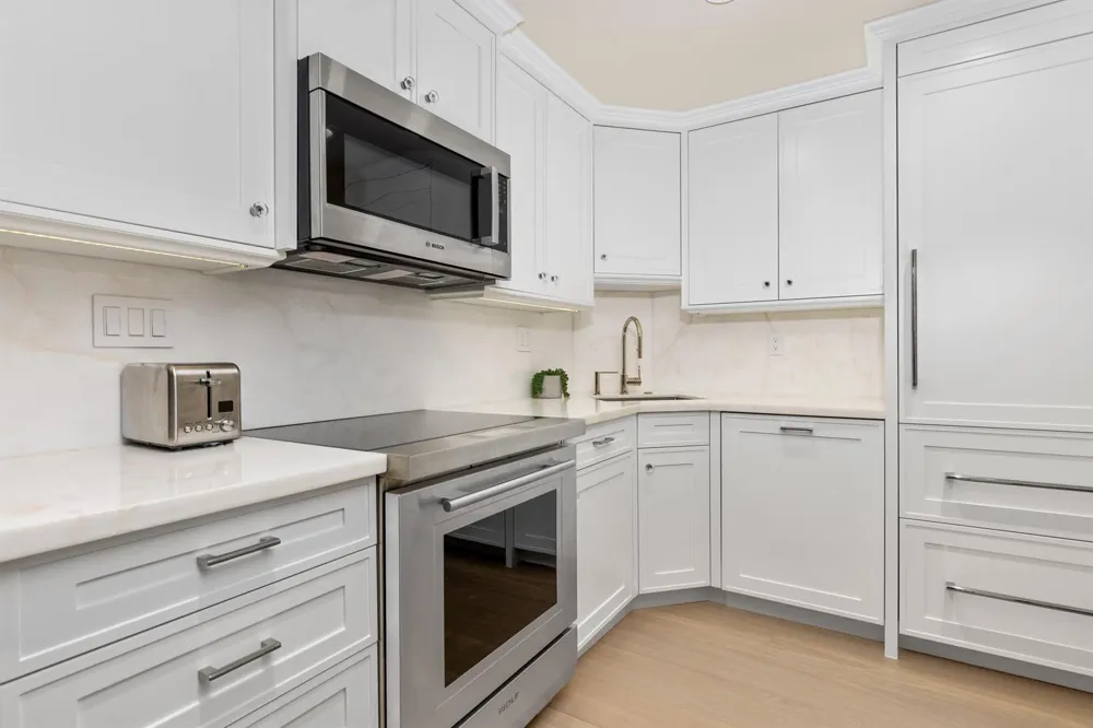 250 Bradley Place #307 Palm Beach, FL 33480