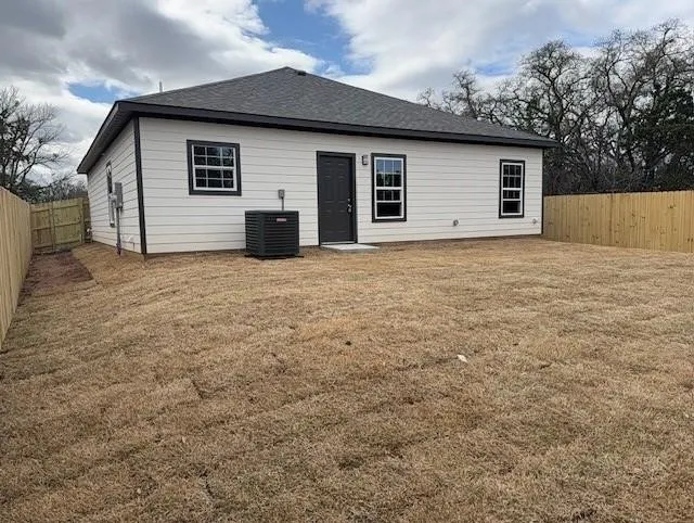 3513 Tomahawk Drive Granbury, TX 76048