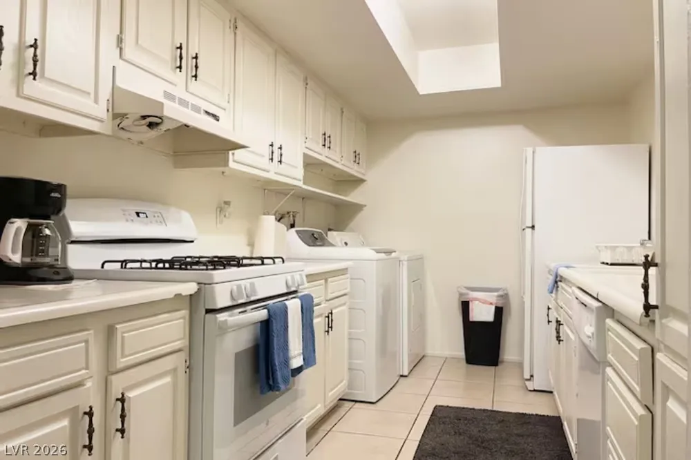 4650 Koval 14 Lane Las Vegas, NV 89109