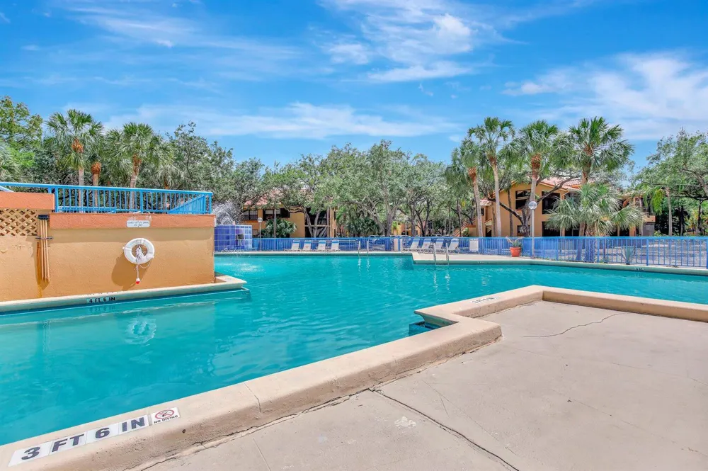 15499 Miami Lakeway #306-5 Miami Lakes, FL 33014