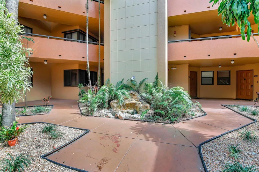 15499 Miami Lakeway #306-5 Miami Lakes, FL 33014