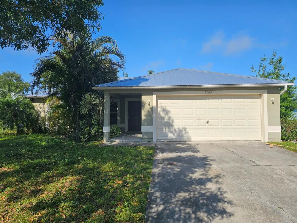 7745 99th Court Vero Beach, FL 32967