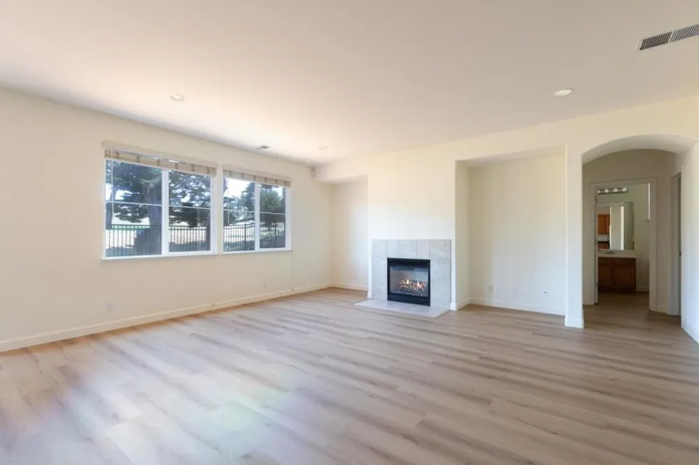4120 Peninsula Point Drive Seaside, CA 93955