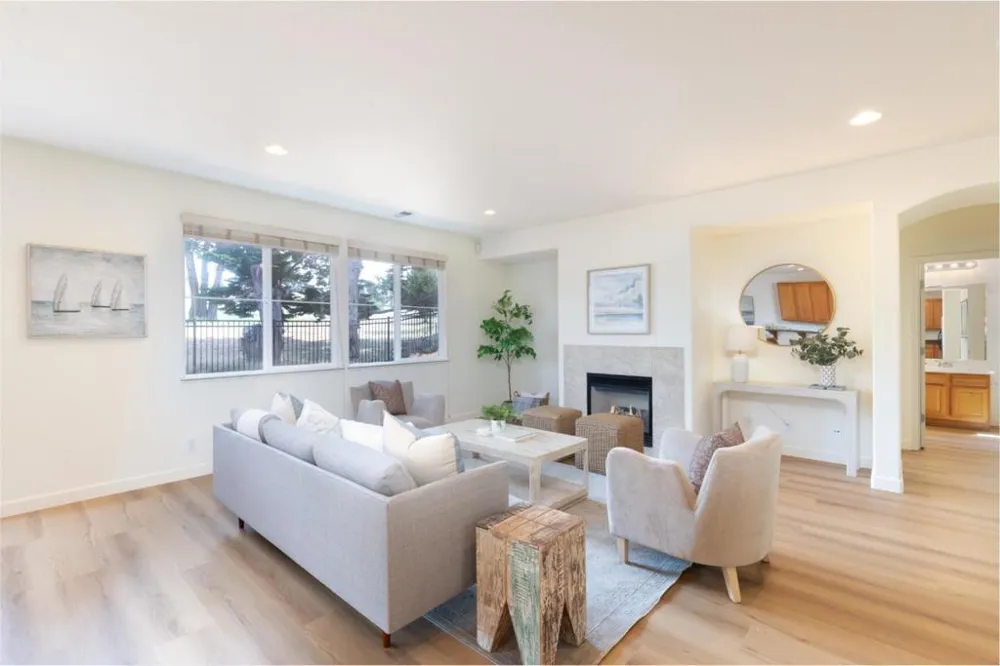 4120 Peninsula Point Drive Seaside, CA 93955