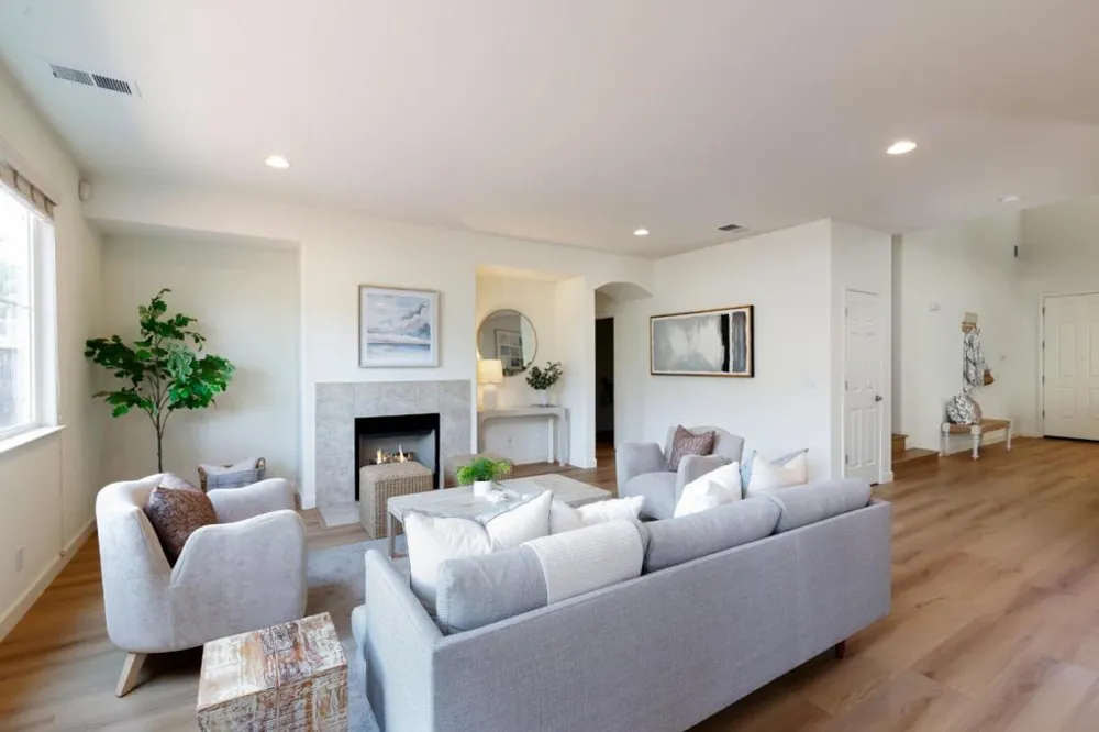4120 Peninsula Point Drive Seaside, CA 93955