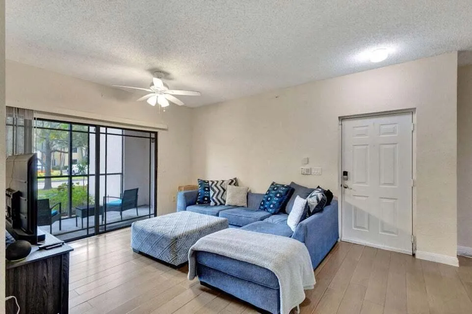 2728 Anzio Court #105 Palm Beach Gardens, FL 33410