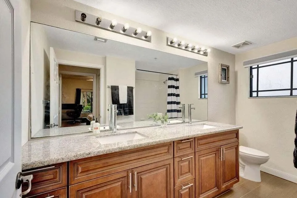 2728 Anzio Court #105 Palm Beach Gardens, FL 33410
