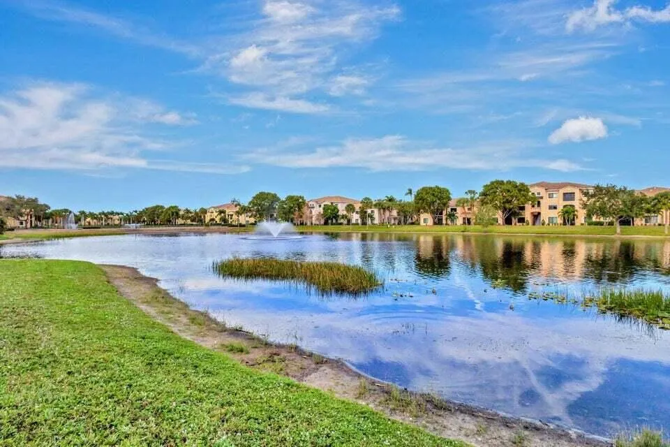 2728 Anzio Court #105 Palm Beach Gardens, FL 33410