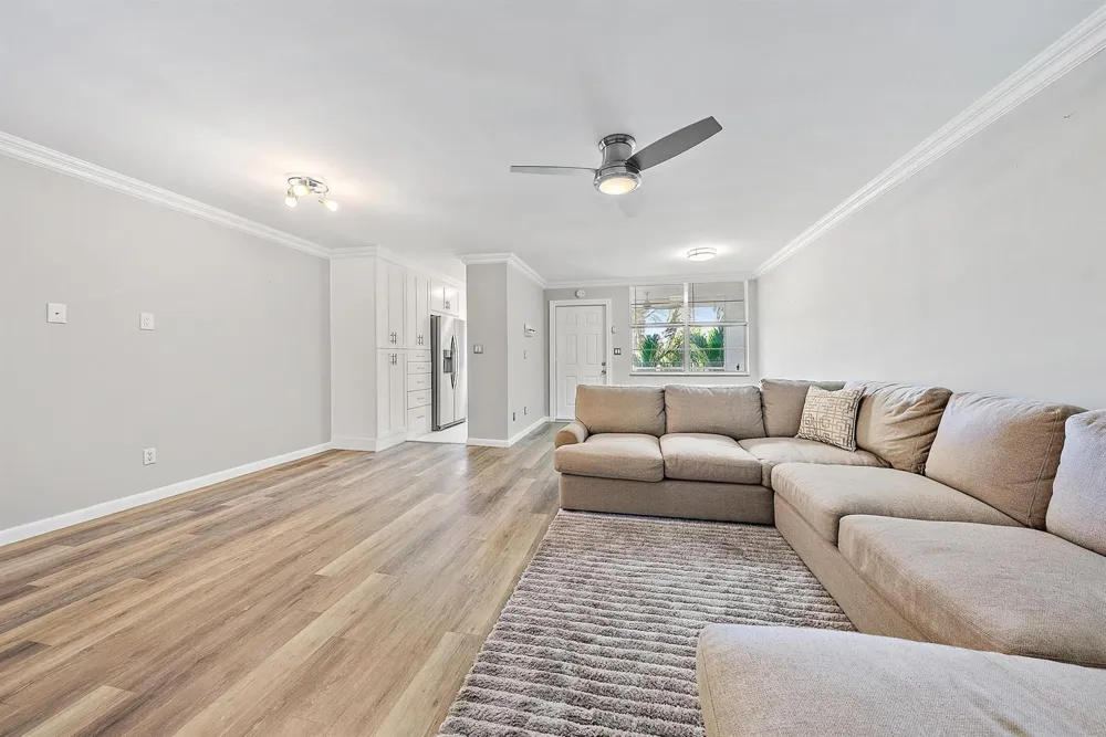 109 Paradise Harbour Boulevard #307 North Palm Beach, FL 33408