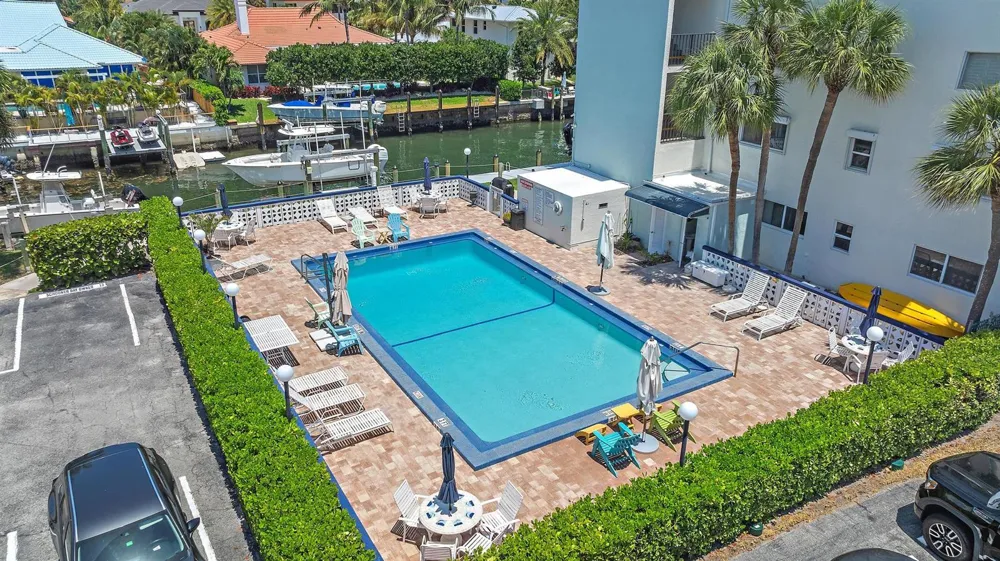 109 Paradise Harbour Boulevard #307 North Palm Beach, FL 33408