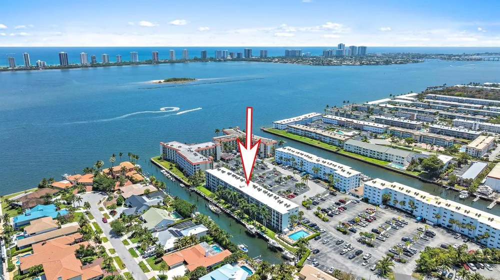 109 Paradise Harbour Boulevard #307 North Palm Beach, FL 33408