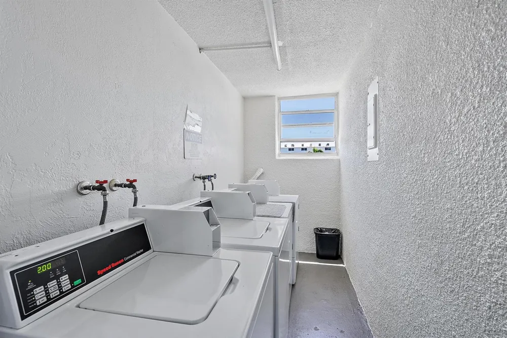 109 Paradise Harbour Boulevard #307 North Palm Beach, FL 33408