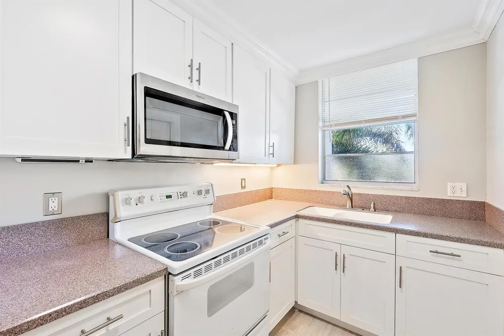 109 Paradise Harbour Boulevard #307 North Palm Beach, FL 33408