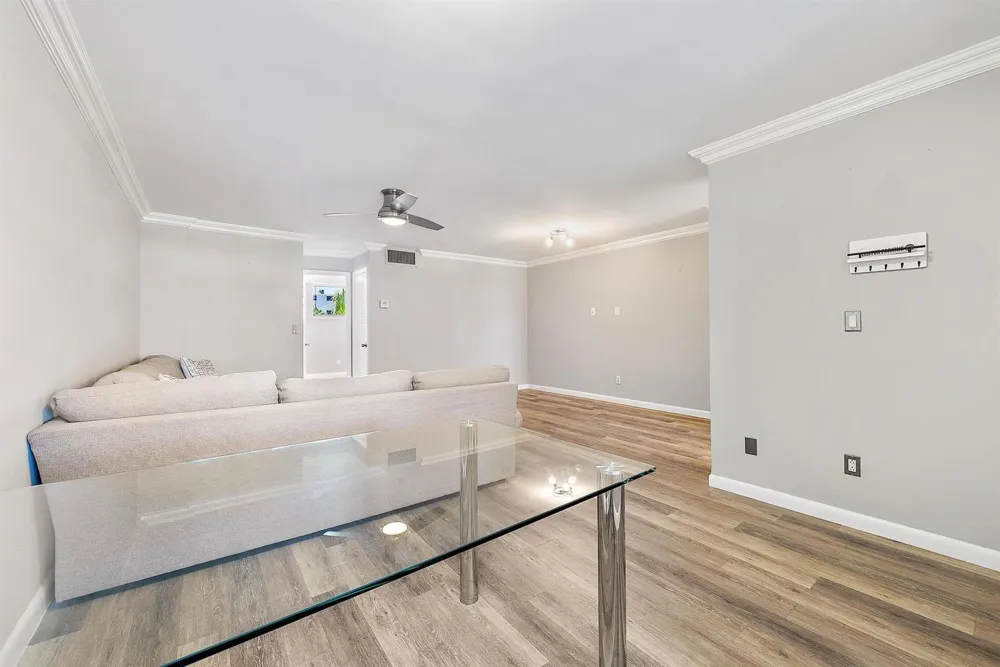 109 Paradise Harbour Boulevard #307 North Palm Beach, FL 33408