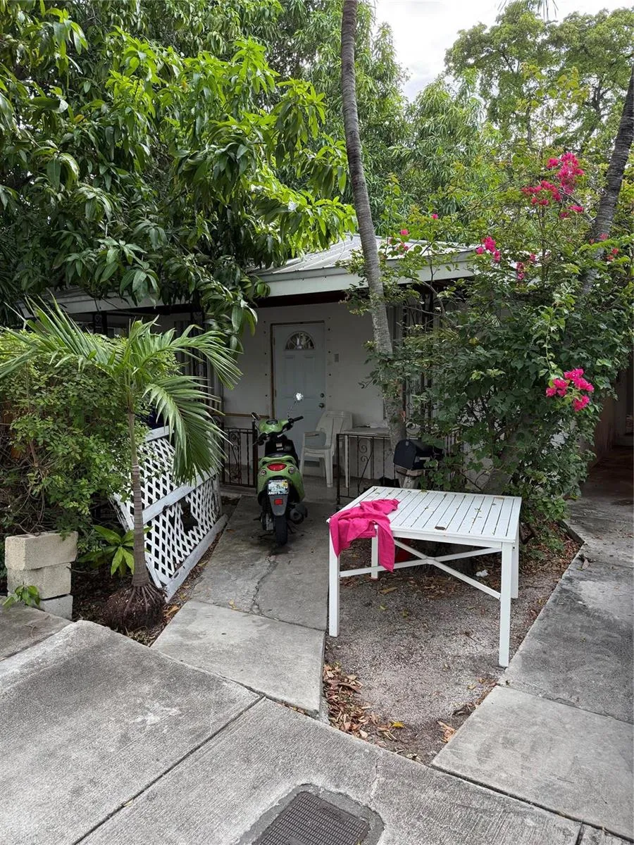 414 Virginia Street Key West, FL 33040