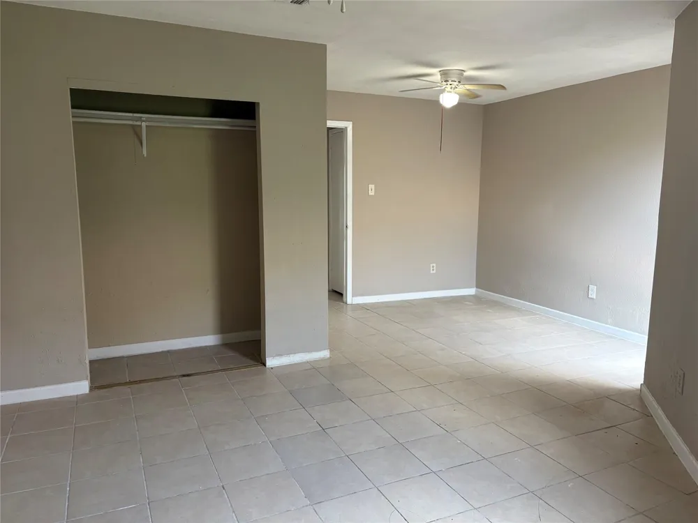 1014 Graham Drive #I3 Tomball, TX 77375