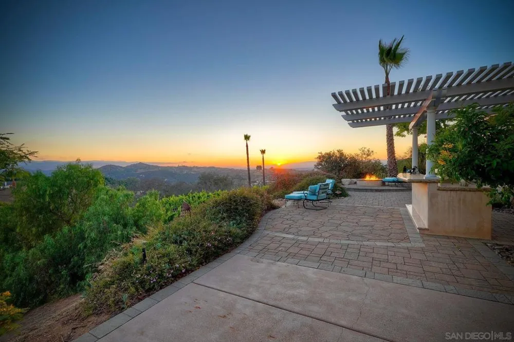 30388 Castlecrest Valley Center, CA 92082