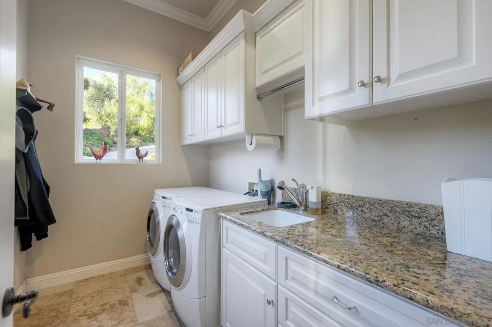 30388 Castlecrest Valley Center, CA 92082