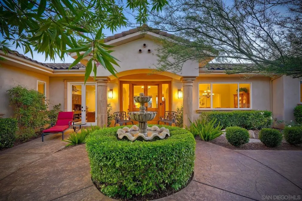 30388 Castlecrest Valley Center, CA 92082