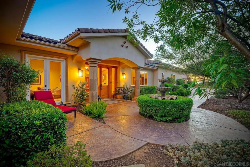 30388 Castlecrest Valley Center, CA 92082