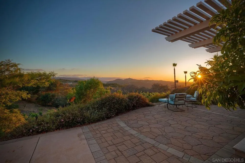 30388 Castlecrest Valley Center, CA 92082