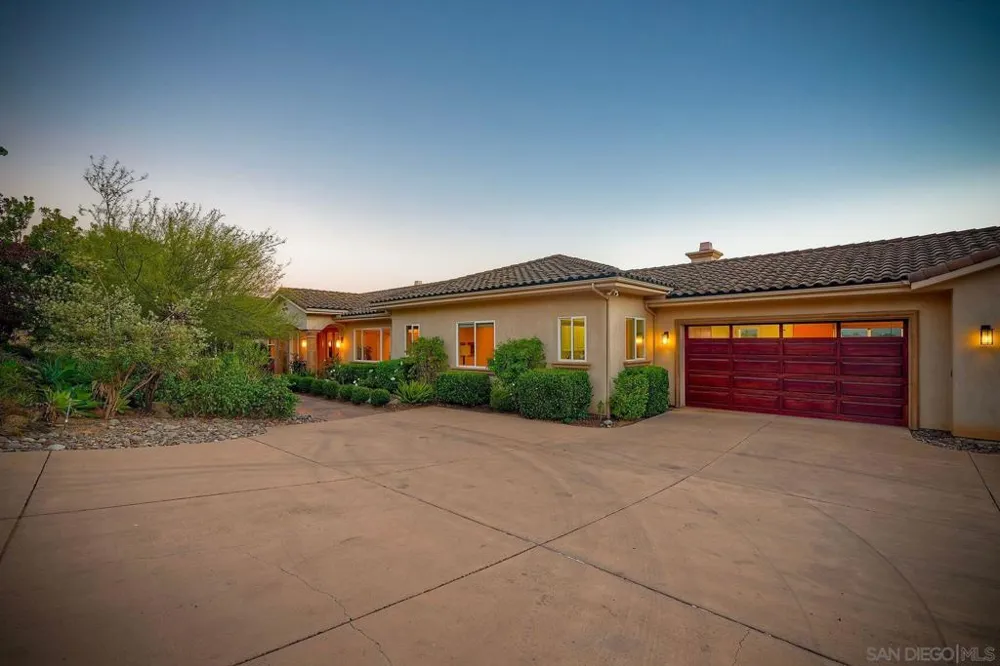 30388 Castlecrest Valley Center, CA 92082