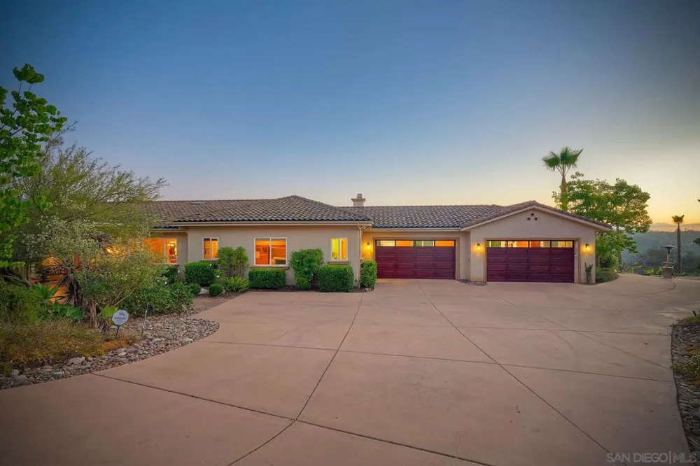 30388 Castlecrest Valley Center, CA 92082