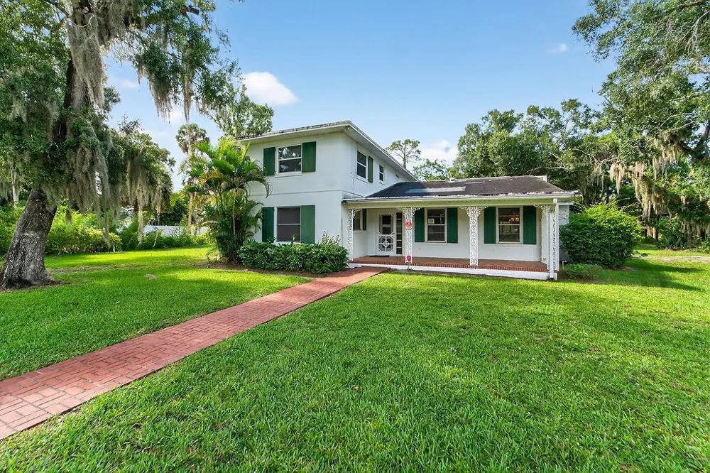 5240 20th Street Vero Beach, FL 32966