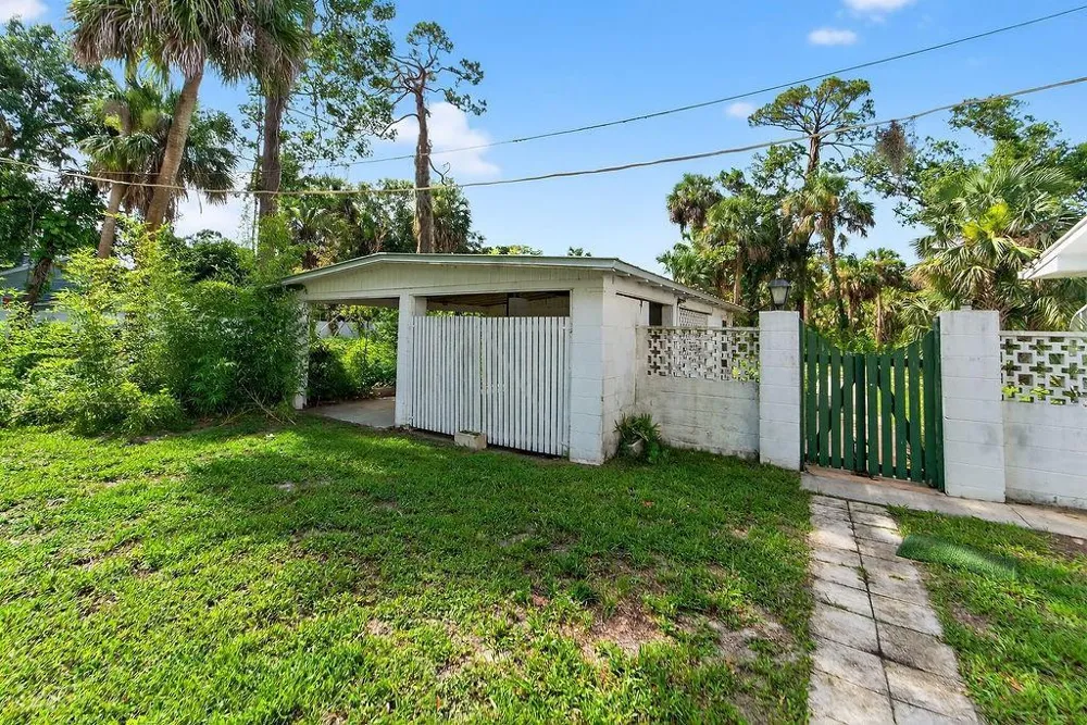 5240 20th Street Vero Beach, FL 32966
