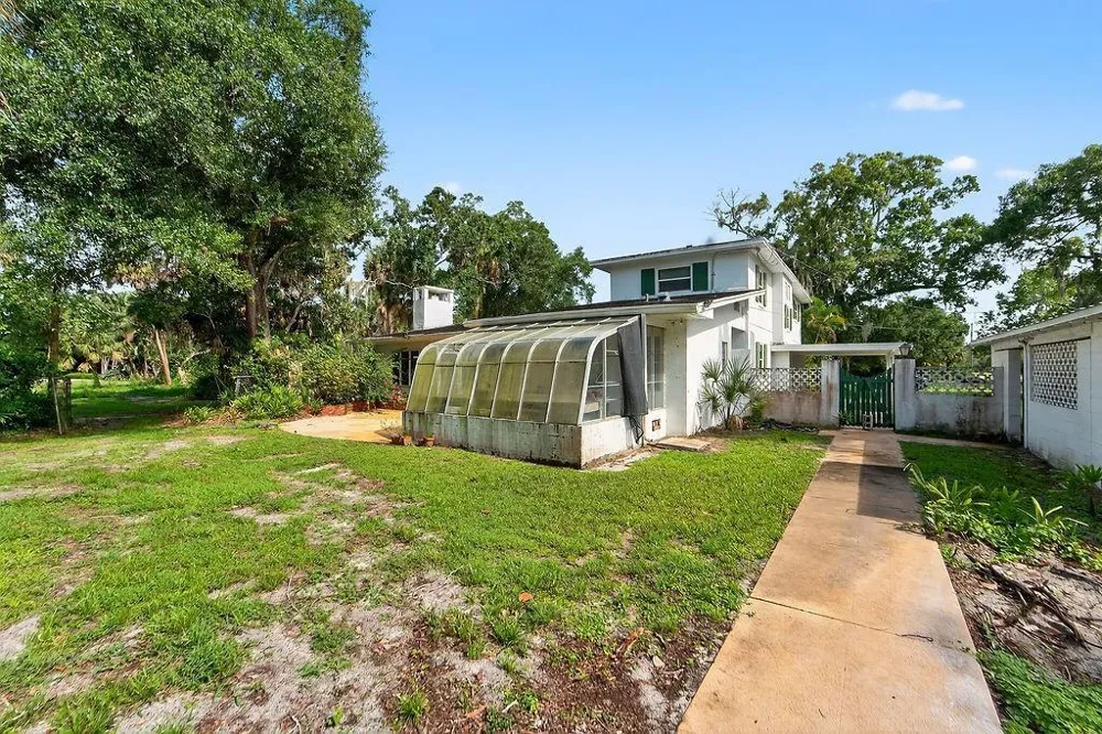 5240 20th Street Vero Beach, FL 32966